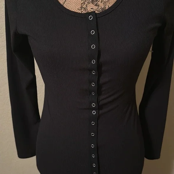 Black Dress - Picture 2 of 5